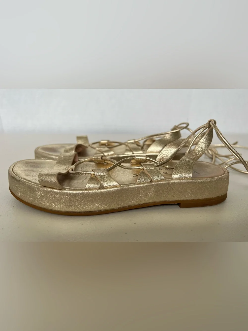 Kate Spade Serena Strappy Sandals Pale Gold Leather Lace Up Gladiator 7B